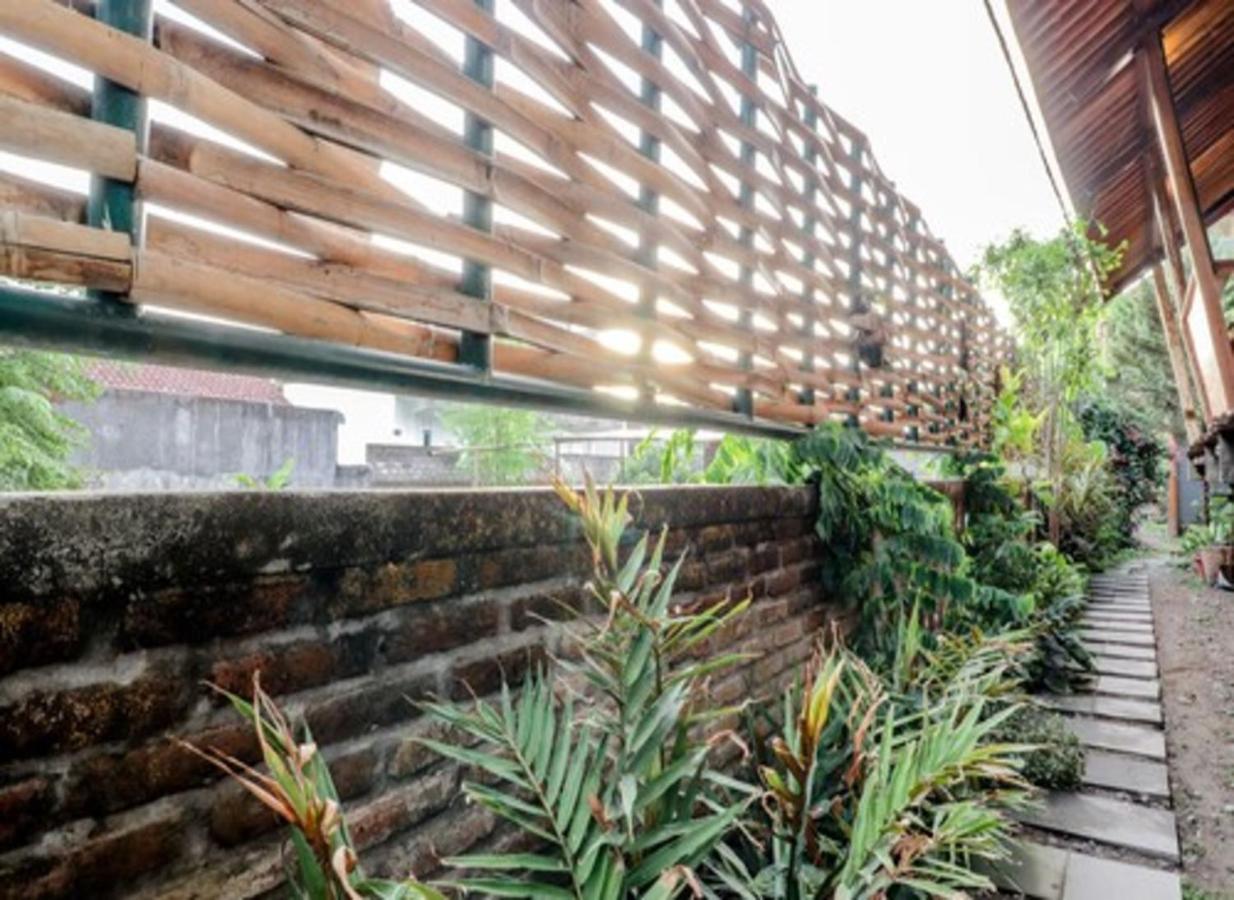 Lorong Homestay Bantul Exterior foto